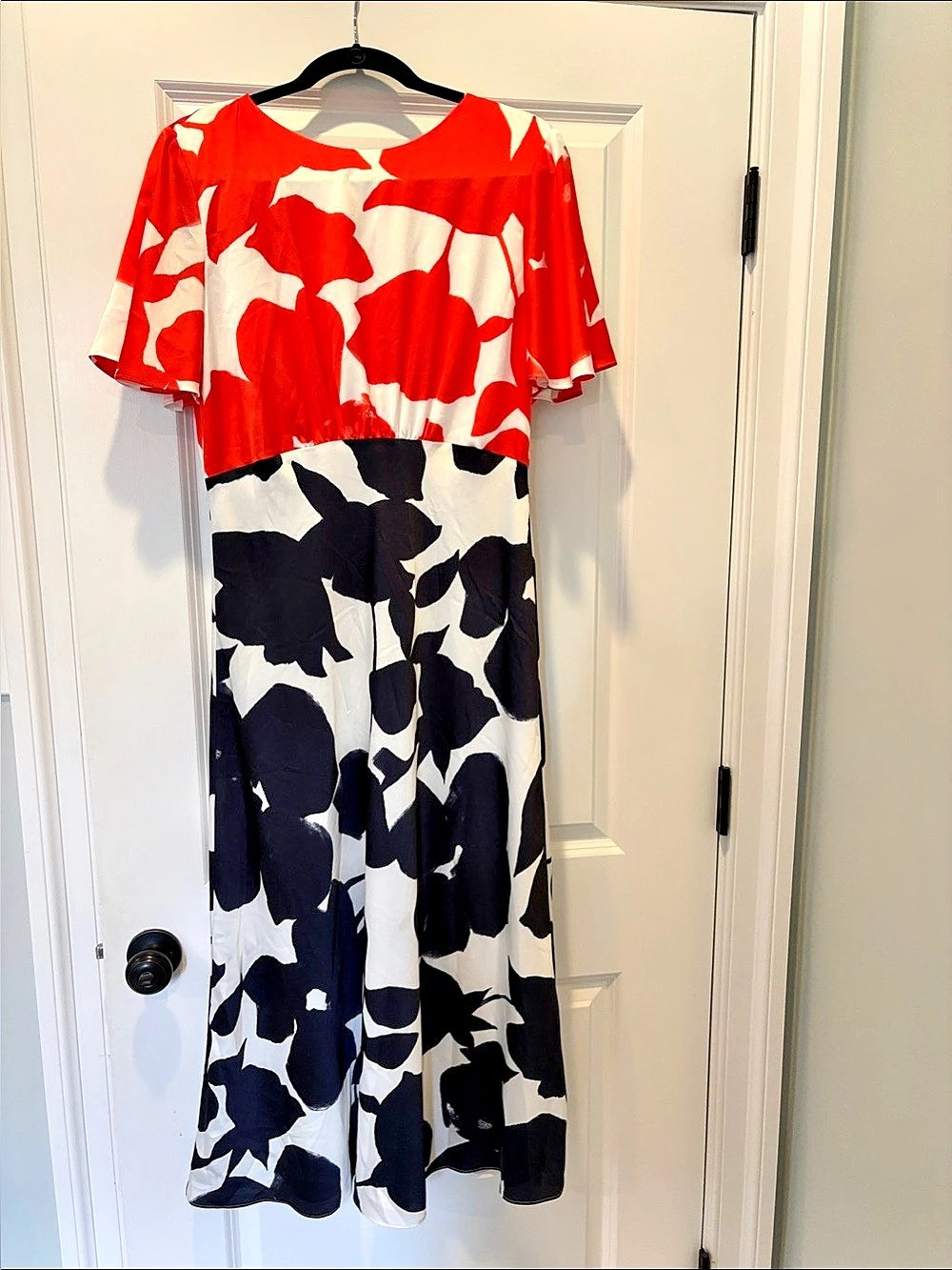 Ann Taylor Abstract Maxi Dress in Red & Black Size 8 Like New